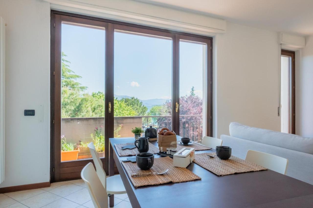 By The Lake Apartments - Centro Storico Desenzano del Garda Exterior photo