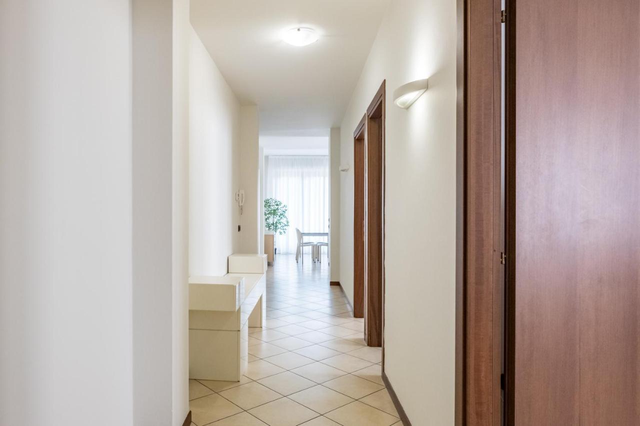 By The Lake Apartments - Centro Storico Desenzano del Garda Exterior photo
