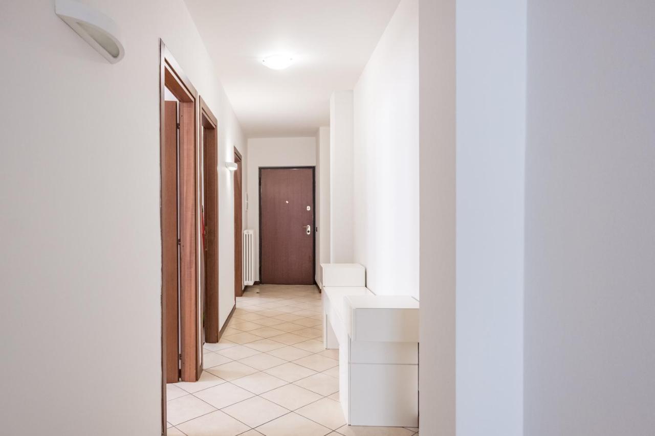By The Lake Apartments - Centro Storico Desenzano del Garda Exterior photo